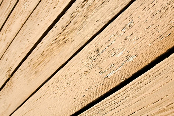 Gestreepte textuur van houten huis — Stockfoto