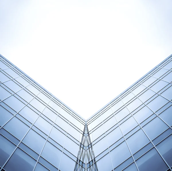 ガラスのヘイズで建物の対称の壁 — ストック写真