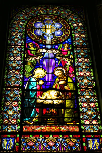 Vidriera en la Basílica del Monasterio de Montserrat en el mountai —  Fotos de Stock