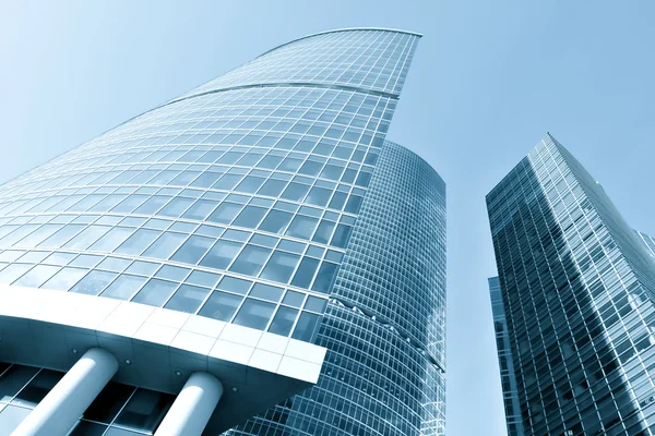 Moderna blå kontorsbyggnad hörn — Stockfoto
