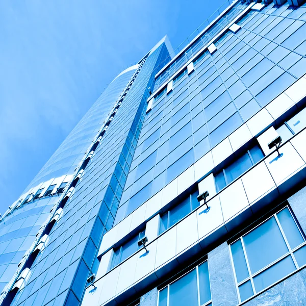 Perspektivní pohled na modrou obchodní sklo moderní panoramatické skyscra — Stock fotografie