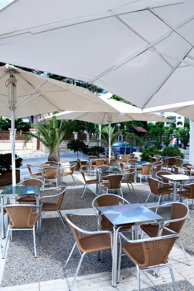 Restaurante moderno al aire libre —  Fotos de Stock