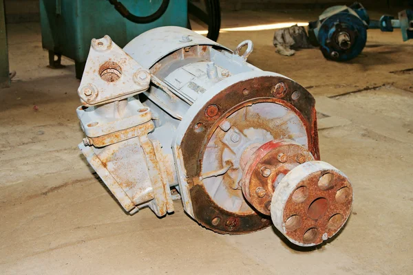 Old electric motor. — Stock Photo, Image