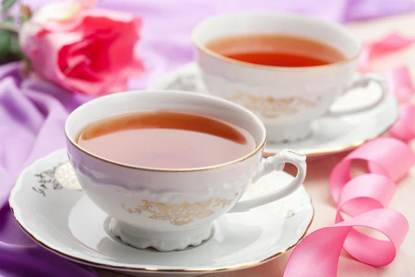 Herbata w eleganckich filiżanek — Zdjęcie stockowe