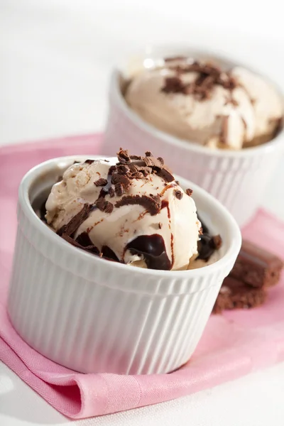 Eis Mit Schokolade — Stockfoto