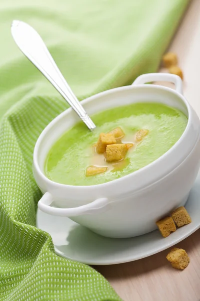 Sopa de verduras verdes —  Fotos de Stock