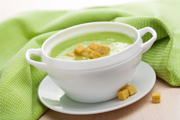 Зеленый овощной суп — стоковое фото