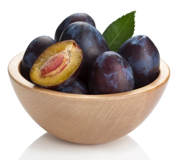 stock image Fresh plums in bowl isolated