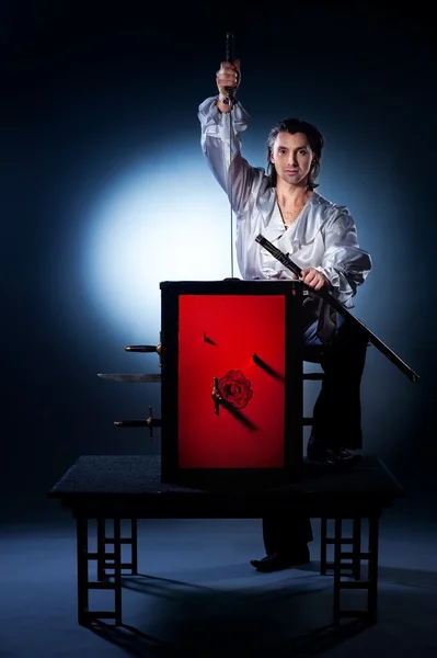 Ilusão de caixa de espada — Fotografia de Stock