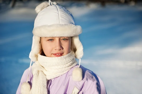 かわいい女の子の冬のポートレート — ストック写真