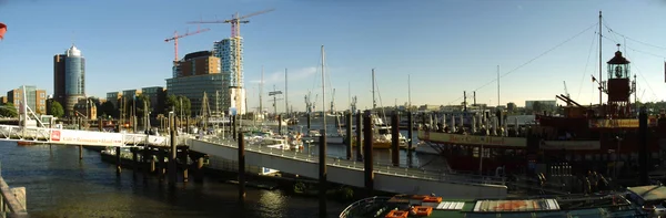 Panoramisch zicht op de haven — Stockfoto