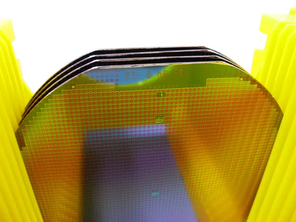 Silicone wafer in a yellow Carrier — Stock Photo, Image