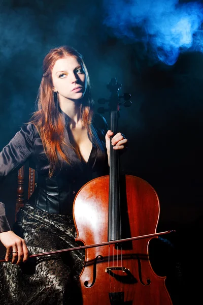 Cello musicus, mystieke muziek — Stockfoto