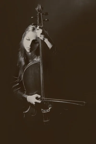 Cello musicus, mystieke muziek — Stockfoto