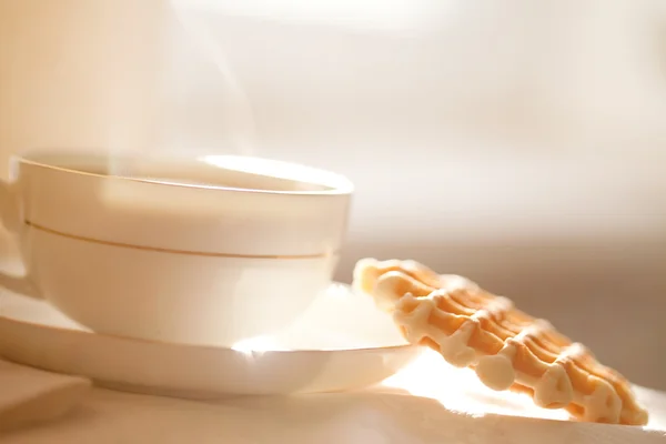 Sıcak kahve ile gofret — Stok fotoğraf