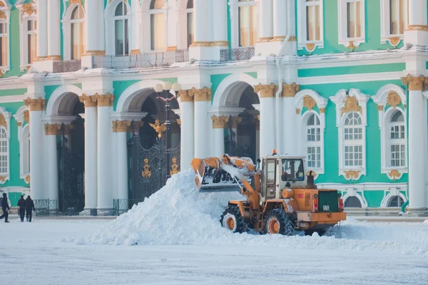 Att ta bort snö technics — Stockfoto