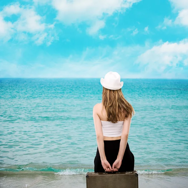 Portrait Beautiful Woman Beach Girl Suitcase Sea — Stock Photo, Image