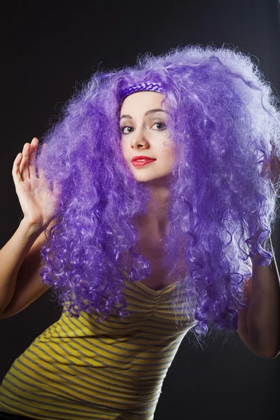 Mooi Meisje Met Heldere Violette Haar — Stockfoto