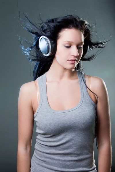 Para Disfrutar Música Chica Baila Con Auriculares —  Fotos de Stock
