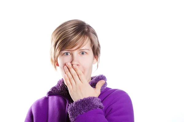 Fiatal nő egy meleg lila pulóver — Stock Fotó