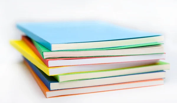 Der Stapel der farbigen Bücher — Stockfoto