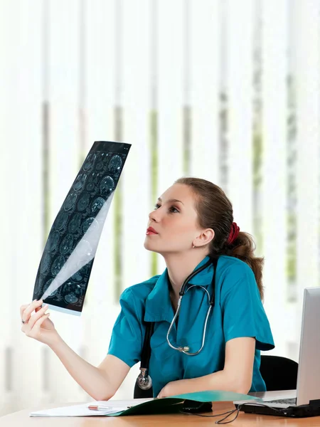 Doctor with x-ray — Stock Photo, Image