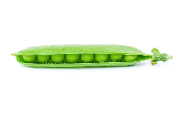 白い背景に隔離された新鮮な緑のエンドウ豆のポッド — ストック写真