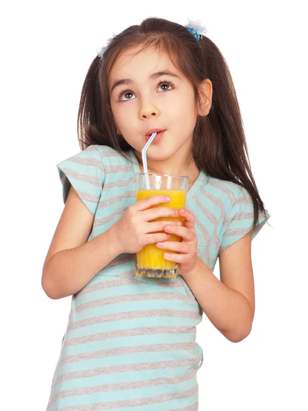 女孩喝果汁 — 图库照片