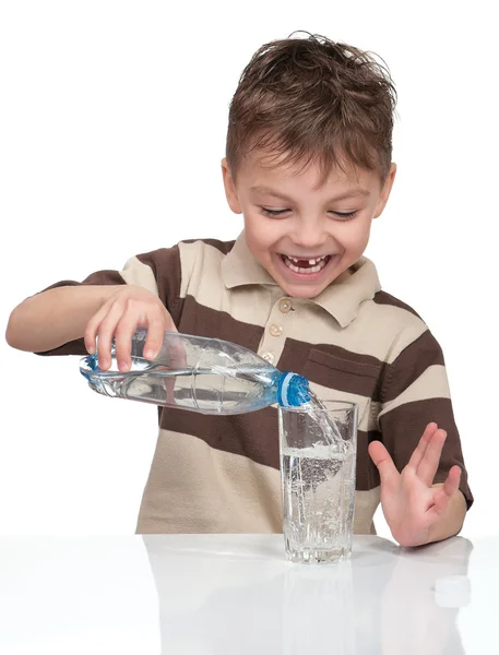 Bir şişe su ile çocuk — Stok fotoğraf