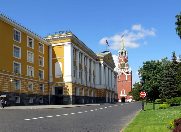 Административный блок Московского Кремля — стоковое фото