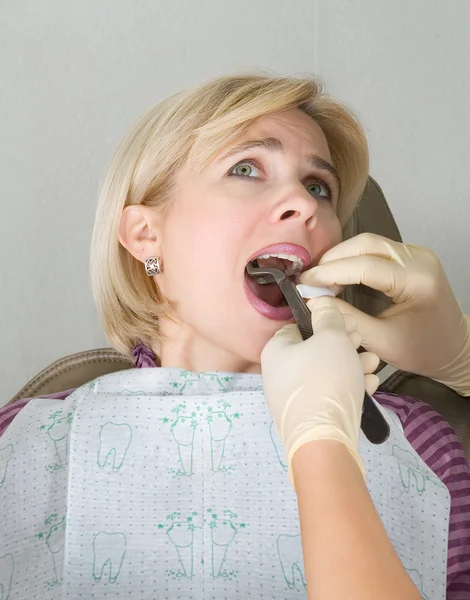 En el dentista —  Fotos de Stock