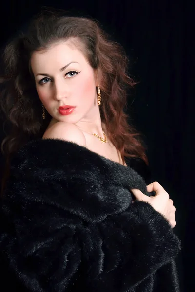 Beautiful Young Woman Black Fur Coat Jewelry — Stock Photo, Image
