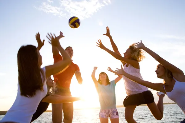 Волейбол на пляжі Стокове Зображення