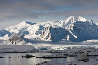 Snow-capped mountains clipart