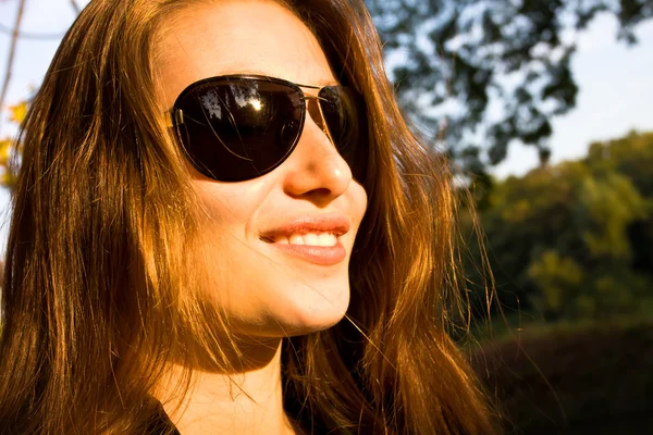 Menina bonita sorrindo — Fotografia de Stock