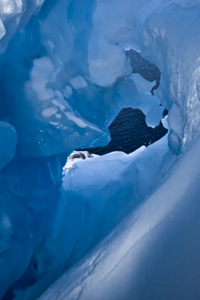 Blauwe ijsgrot — Stockfoto