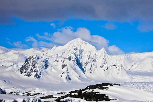 Snow-capped mountains Royalty Free Stock Images