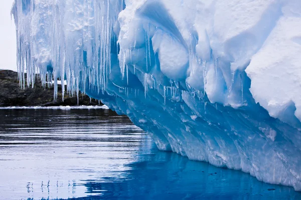 Odraz Antarktický Ledovec Rampouchy — Stock fotografie