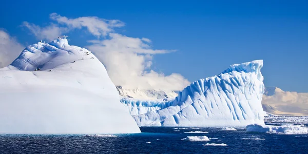 Riesiger Eisberg Der Antarktis Wunderschöner Winterhintergrund — Stockfoto