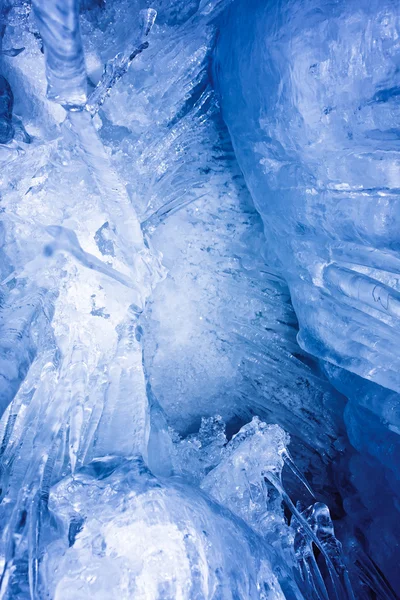 Blaue Eiszapfen — Stockfoto