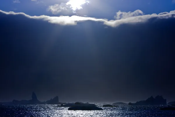 Soleil et icebergs — Photo