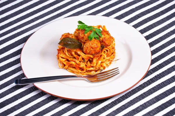Spaghettis aux boulettes de viande — Photo