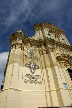 Gozo adasındaki Malta 'daki antik kilise.