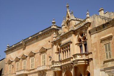 Ortaçağ Sarayı Malta Adası üzerinde Gotik mimarisi