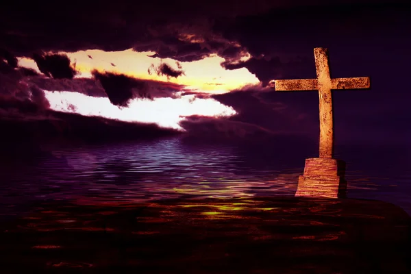 Kříž Při Západu Slunce Odrazem Hladině — Stock fotografie