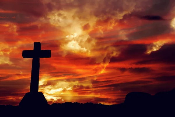 Kříž Siluetu Mraky Při Západu Slunce — Stock fotografie