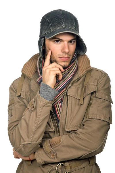 冬の服を着た若い男のスタジオ画像 — ストック写真