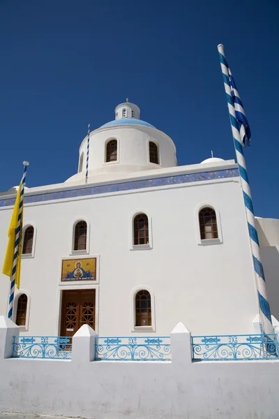 Χαρακτηριστική Εκκλησία Του Νησιού Της Σαντορίνης Στην Ελλάδα — Φωτογραφία Αρχείου