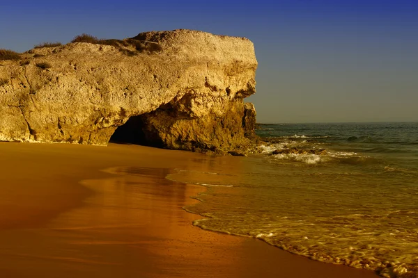 Μικρή Παραλία Στο Αλγκάρβε Στη Νότια Πορτογαλία — Φωτογραφία Αρχείου
