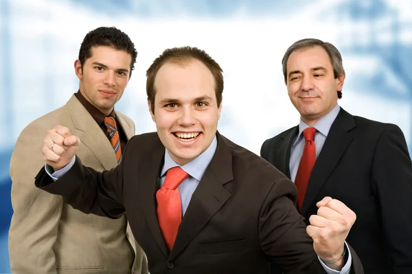 Trzech Mężczyzn Szczesliwym Biznesem Urzędzie — Zdjęcie stockowe